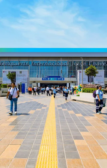 3e27khd_jorgechavezairport_lima_alamy_team_royaltyfree_stroke-3.jpg