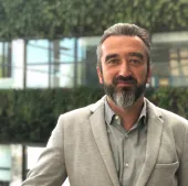 attila varga headshot