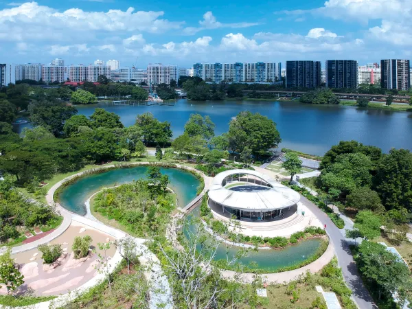 Juron Lake Gardens using Elevate’s PondGard EPDM waterproofing membrane.