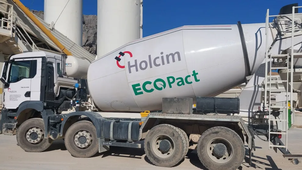 Holcim_ECOPact_truck_Croatia_tunnel_project