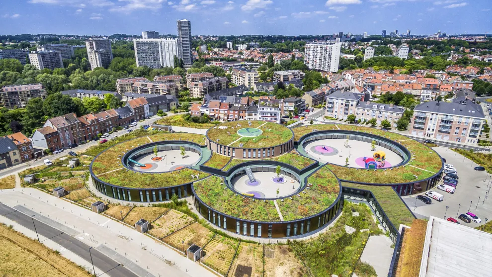 Les Trèfles school built with Elevate sustainable roofing solution, UltraPly ™.
