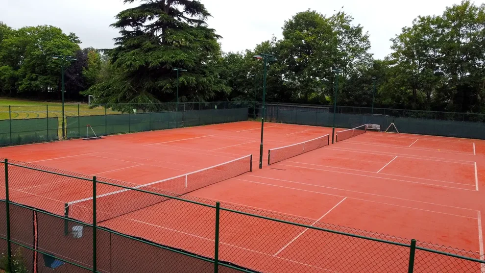 ewell-castle-school-clay-court-side.webp