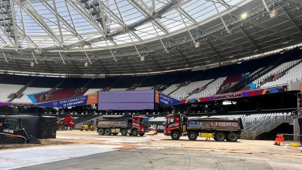 london-stadium-screen.jpg.webp