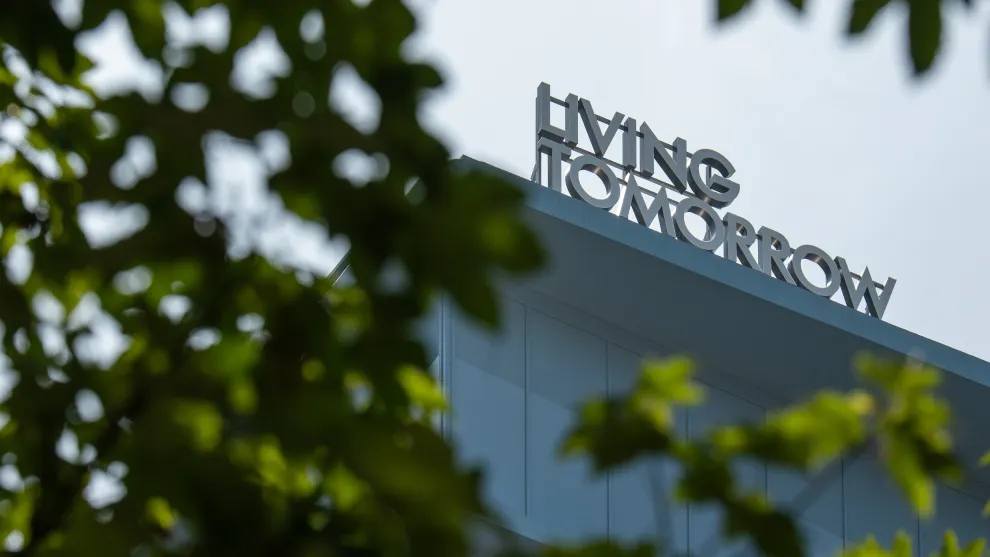 living tomorrow_building_sign