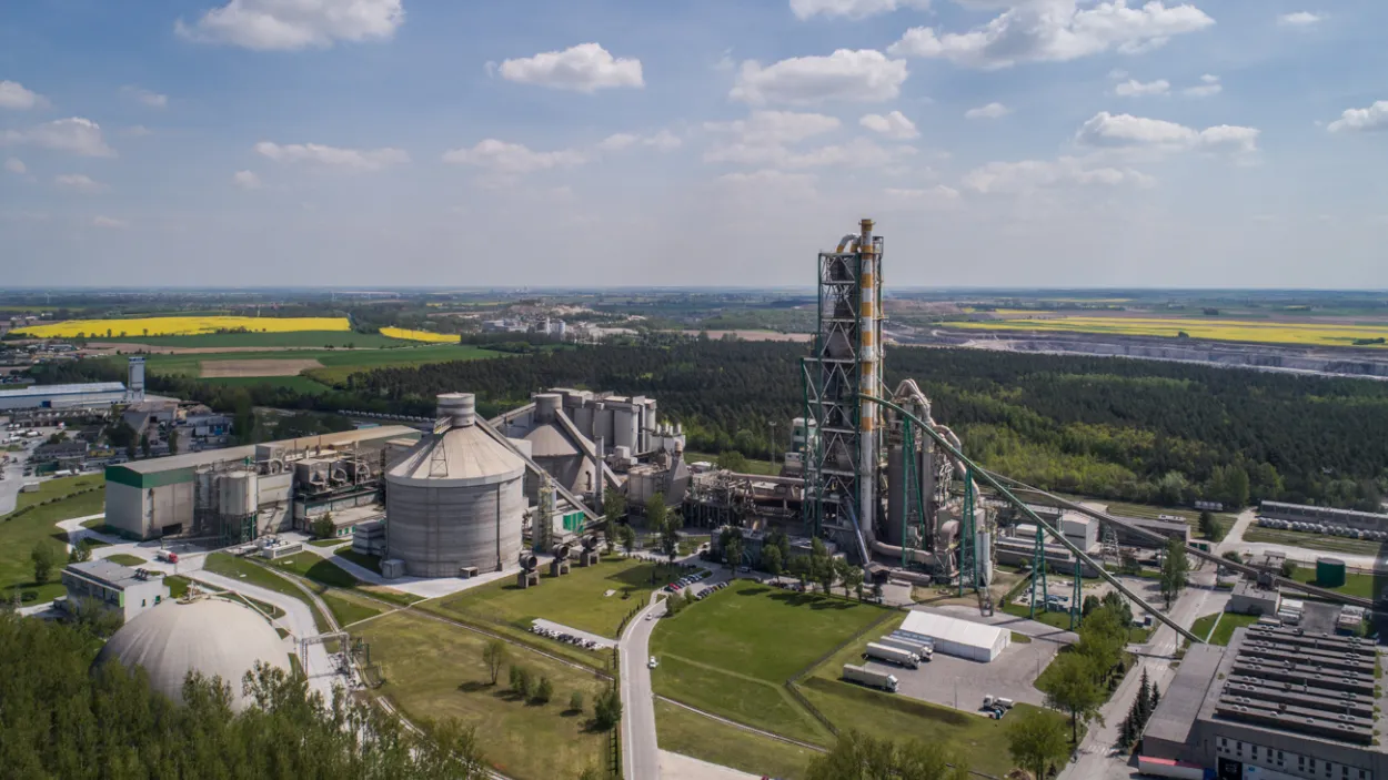 lafarge_kujawy-cement-plant.jpg
