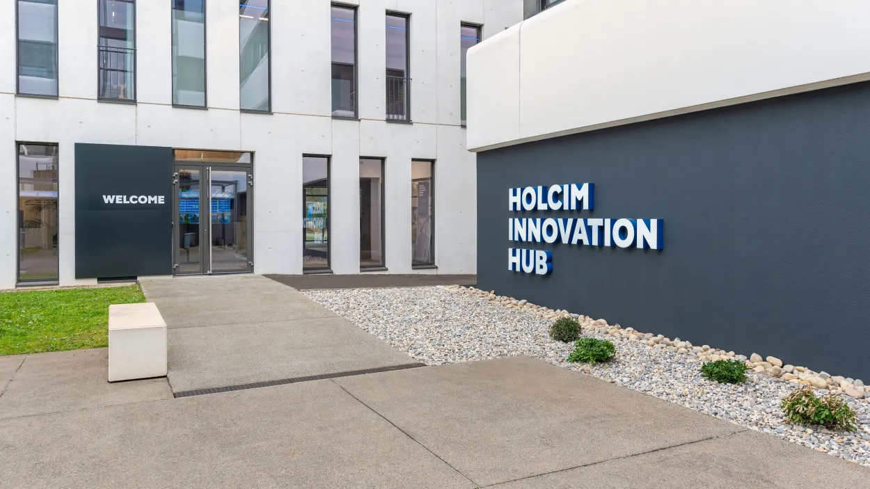 Holcim_Innovation_Hub_entrance