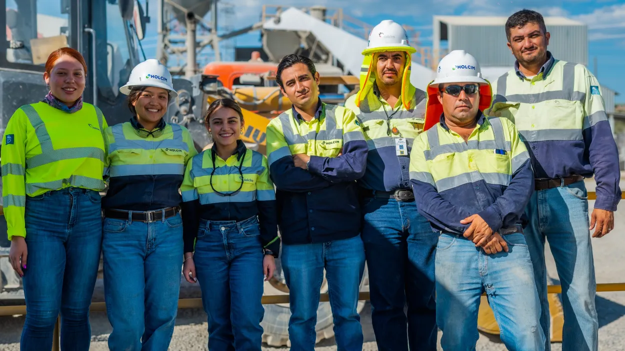 holcim_mexico_nearshoring_team