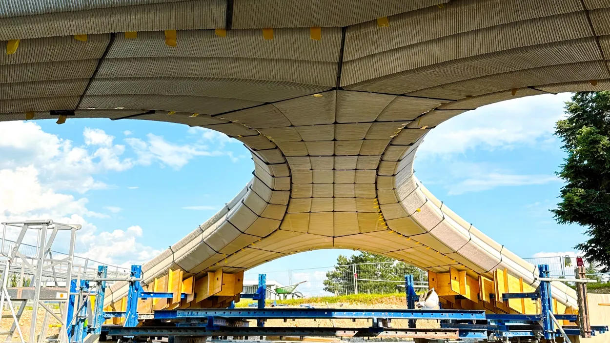 holcim_phoenix_3d_printed_bridge_bottom_view
