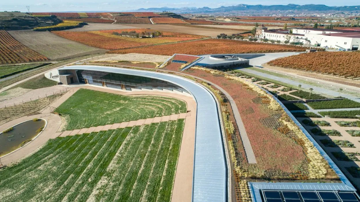 elevate-rubbergard-epdm-roofing-bodegas-beronia-spain-copyright-rollgum-02.jpeg