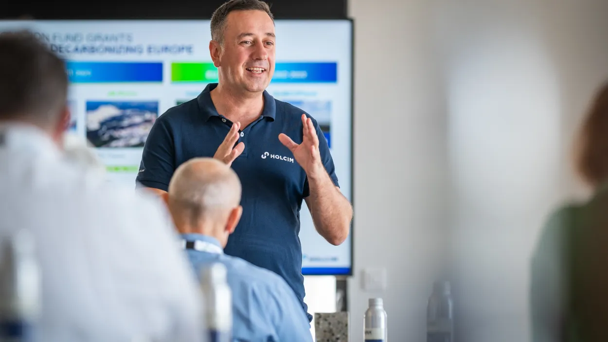 Miljan_Gutovic_speaking_decarbonization