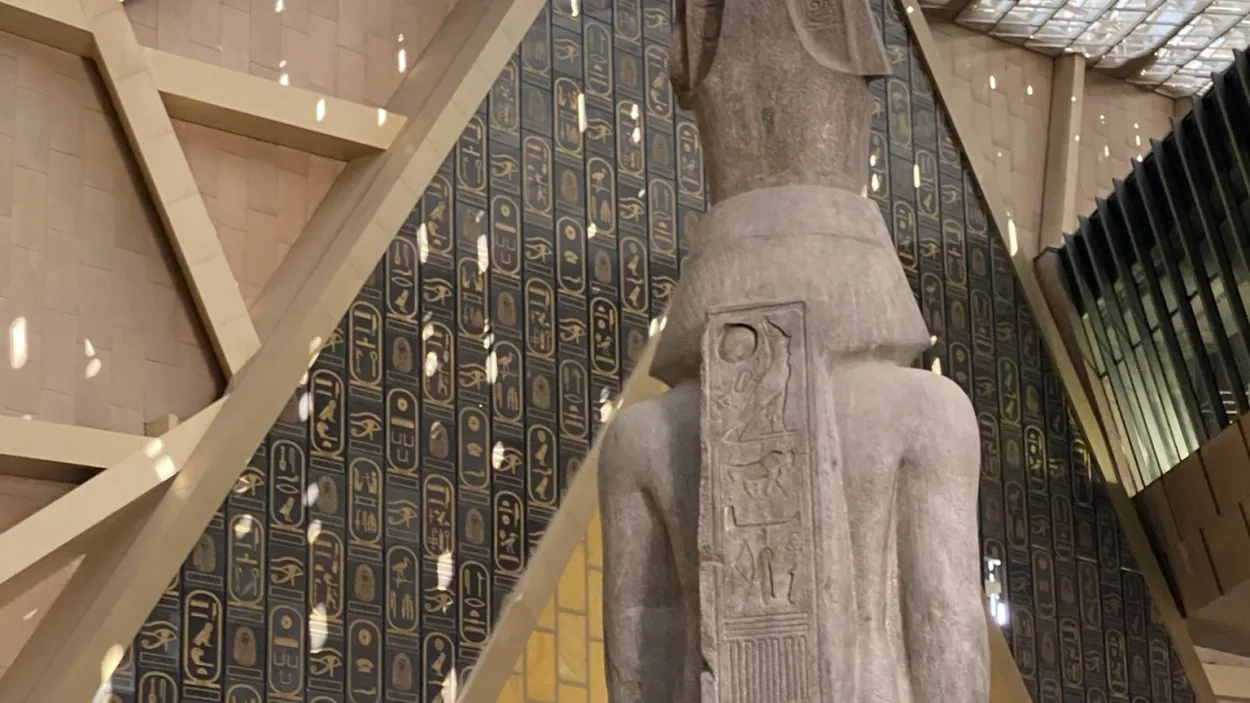 great_egyptian_museum_statue