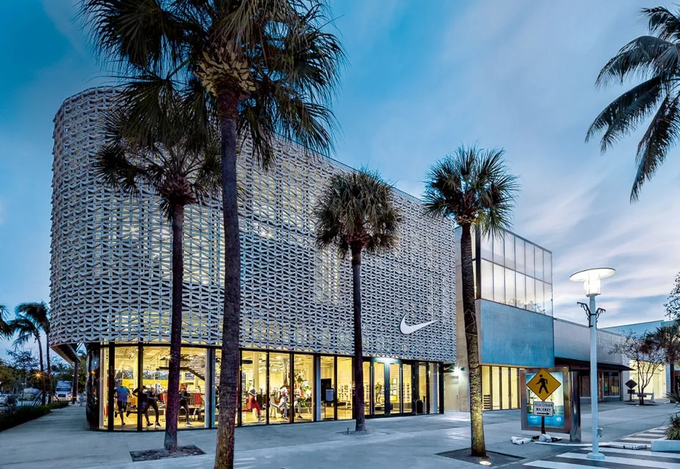 Nike store clearance hiring lincoln road