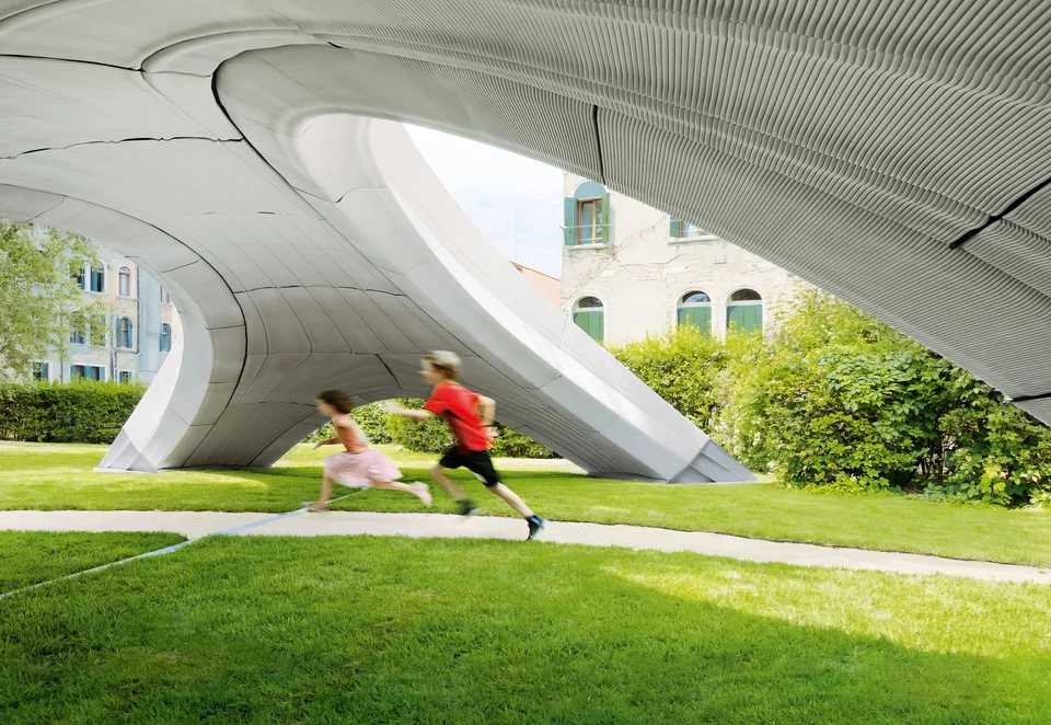 Striatus, a first of its kind 3D concrete printed bridge, with Holcim TectorPrint technology.