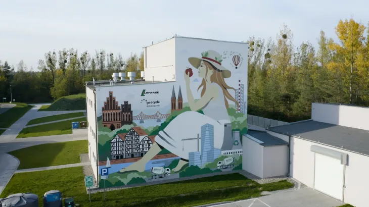 Holcim Poland_art on factory wall
