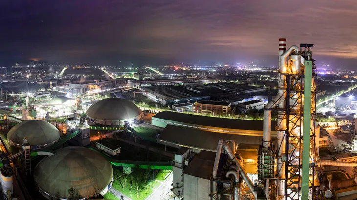 lafargeholcim_plamt_night_panorama