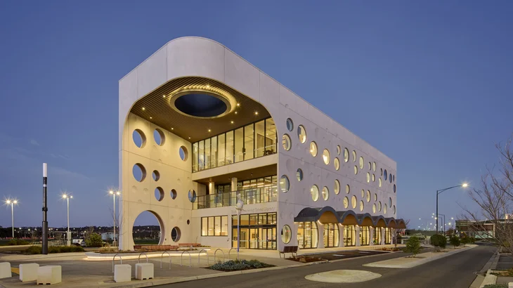 07-armstrong-creek-library-c-tom-roe.jpg