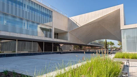 iese-business-school_no-picture-available-in-shutterscotck.jpg