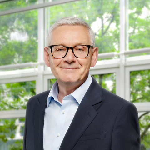 grant_earnshaw-1.png